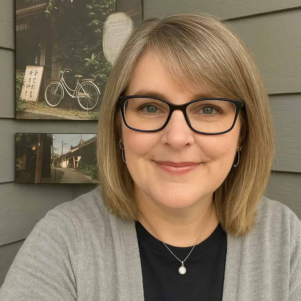 blonde_woman_glasses_art_background blonde_woman_glasses_art_background